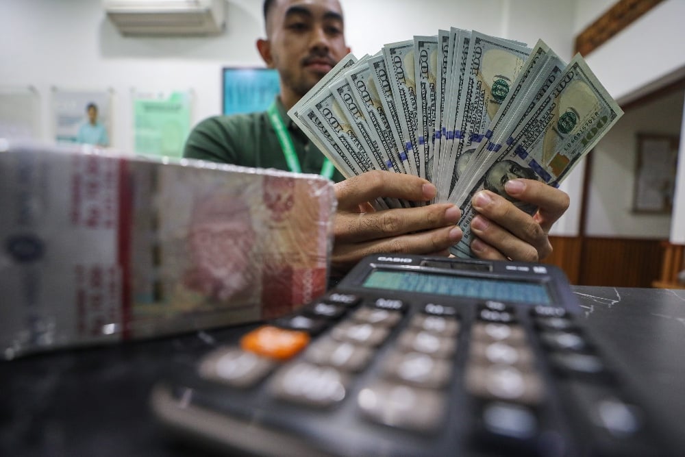 Rupiah Dibuka Melemah ke Level Rp16.360, Dolar AS Kian Perkasa