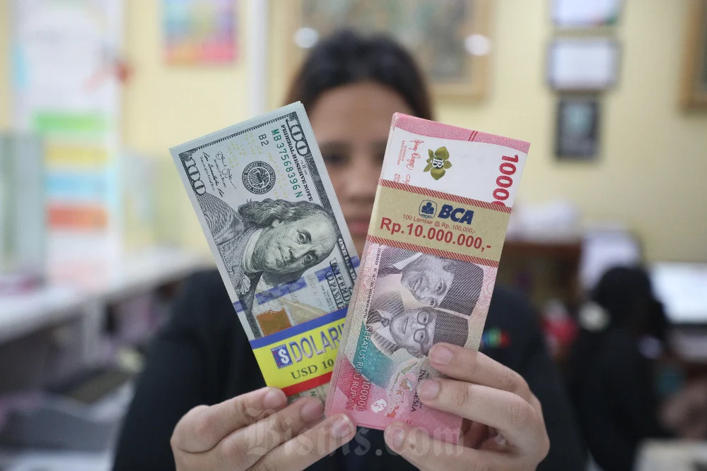Rupiah Berakhir di Level Rp16.437,5 per Dolar AS Jelang Penutupan Pekan