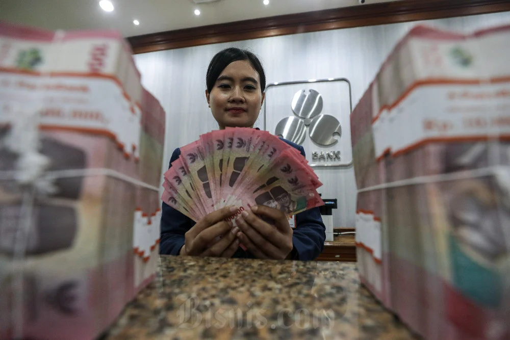 Rupiah Semakin Solid, Ditutup Menguat ke Level Rp16.444 per Dolar AS